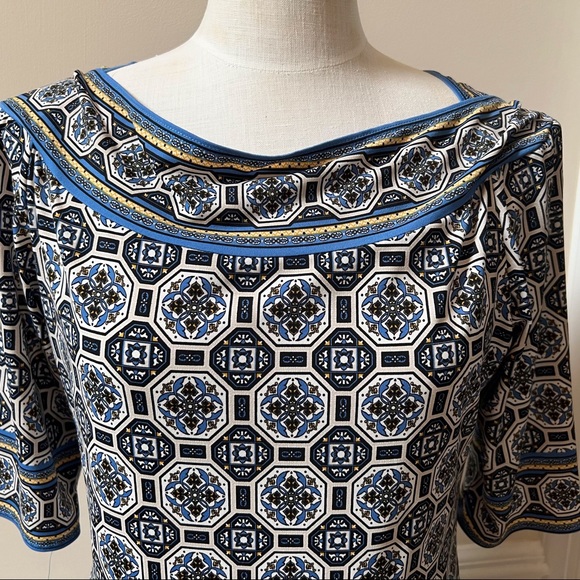 Max Studio Lightweight Pattern Dress - Picture 5 of 6